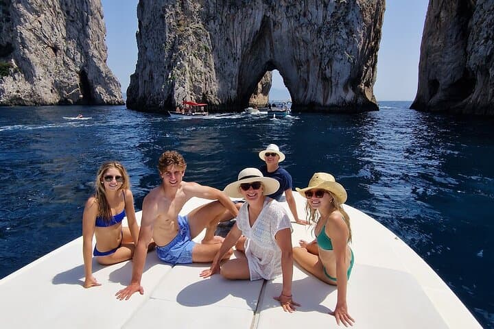 Private Capri & Positano Yacht Tour from Sorrento-Positano-Capri