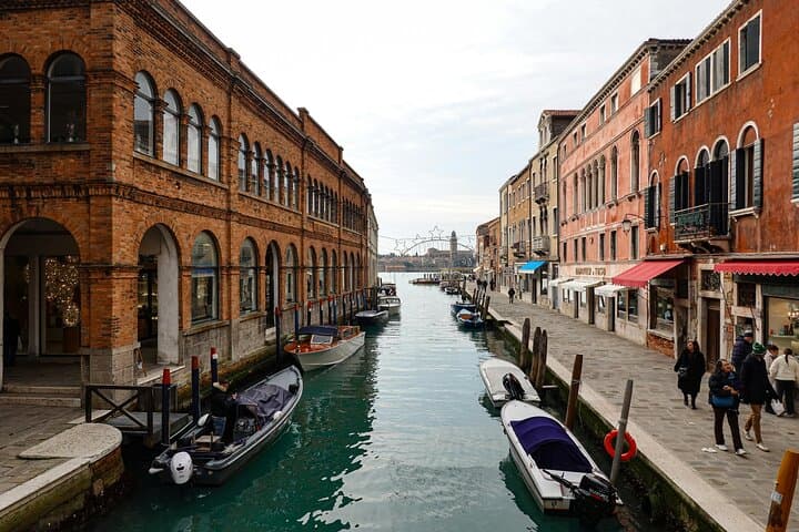 Murano and Burano with Visit to the Glassworks and Lace Museum