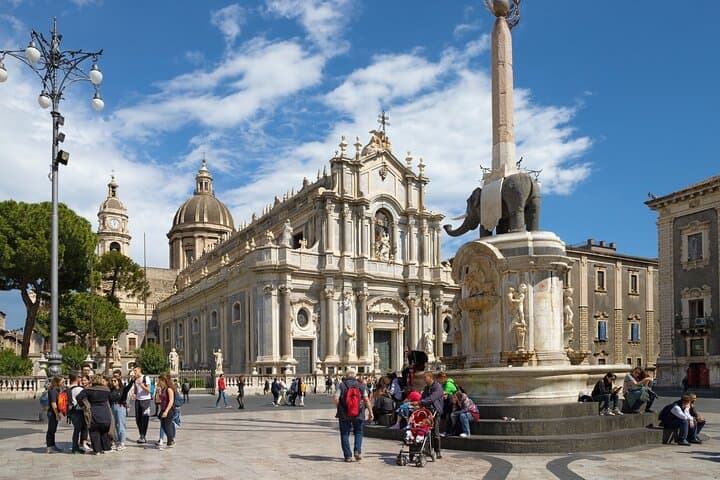 Deluxe SicilyTaormina and Savoca Tour from Messina Cruise Port