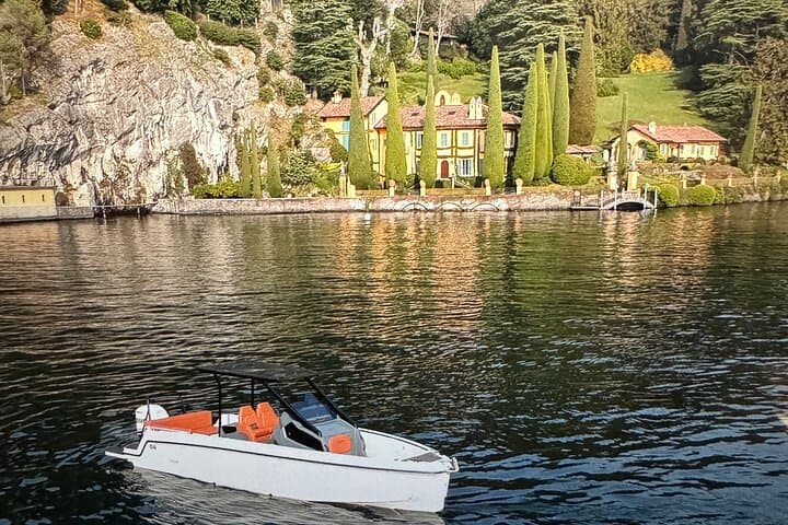 Lake Como Boat tour share with PROSECCO