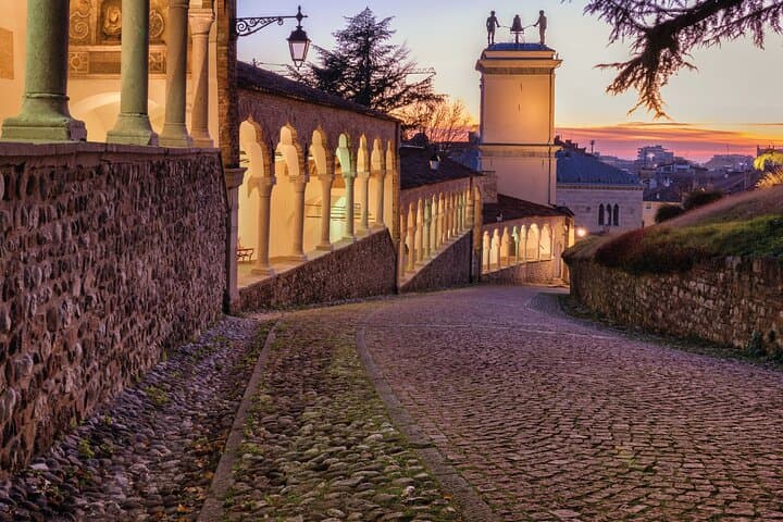 Udine Walking Tour with Audio and Written Guide by a Local