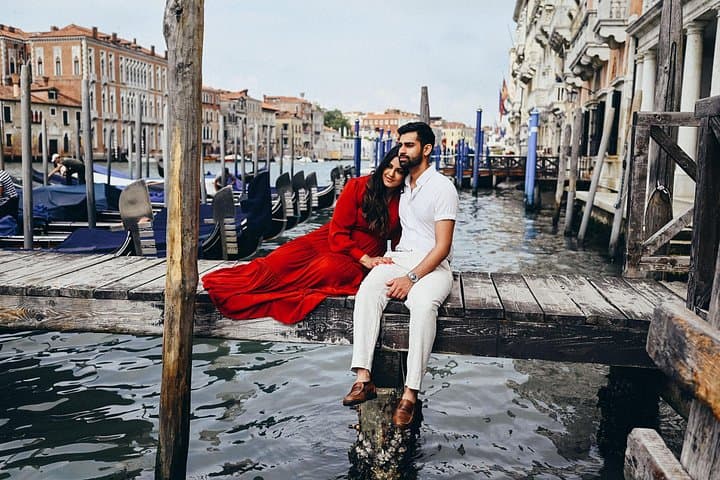 Romantic Venice Photoshooting (land + gondola)