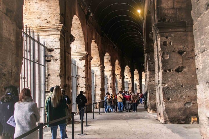 Rome: Colosseum Arena, Roman Forum & Palatine Hill Tour