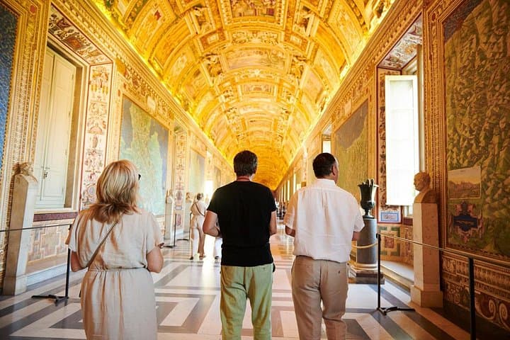 Private Vatican Museums and St. Peter's Basilica Early Bird Tour