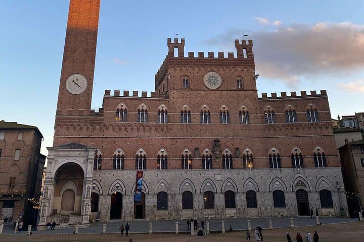 Florence: Day Trip with Free Time in San Gimignano and Siena