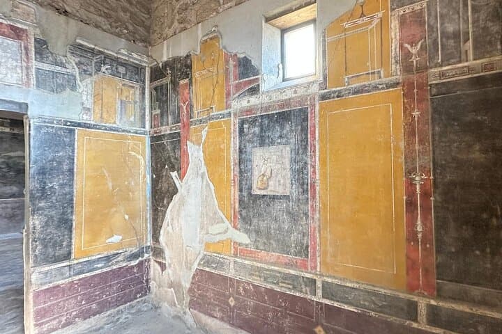 Pompeii Skip-the-Line Entry Small Group Guided Tour