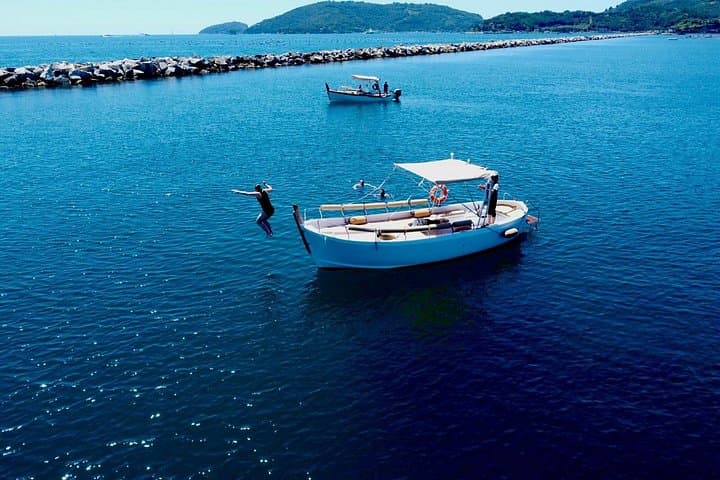 The Aqua Boat