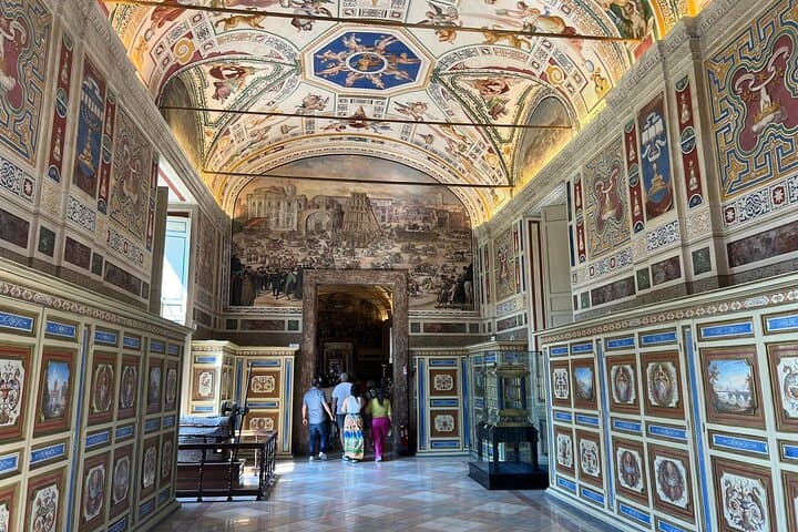 Vatican Museum & Sistine Chapel guided tour Optional Basilica.