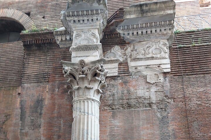 Historical Walking Tour in Pantheon with Tickets