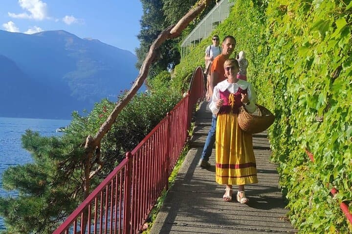 Varenna: guided Walking Tour with Wine & Food tasting