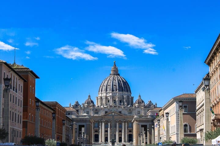 St. Peter's Basilica Hosted Entrance and Digital Audioguide