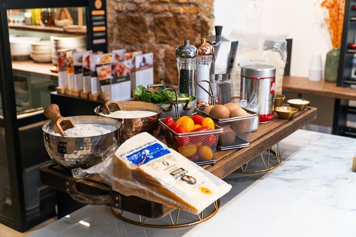 Authentic Roman Pasta & Tiramisu Experience with Italian Wine
