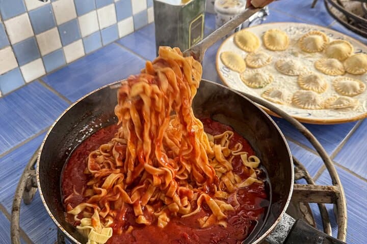 Sorrento : Cooking class & Wine Pairing with Sommelier by the Sea