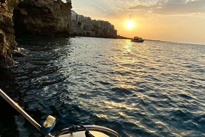 Private boat excursion to Polignano between Caves and Coves