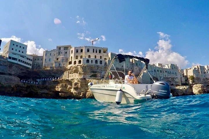 Private boat excursion to Polignano between Caves and Coves