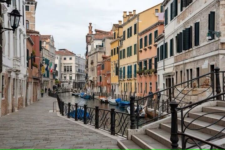 Venice Peggy Guggenheim Art Walking Tour