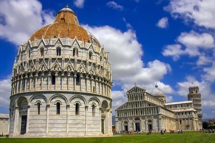 Pisa Tuscany Walking Tour with Audioguide on Your Smartphone