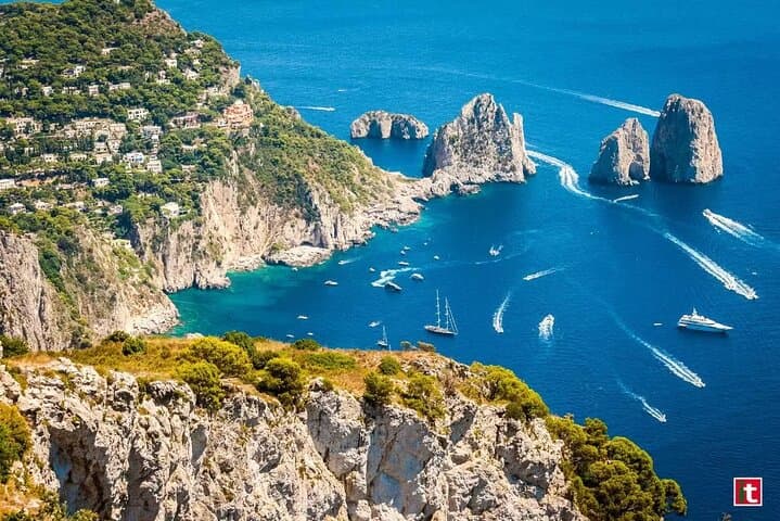 Self-Drive Boat Rental from Sorrento – Explore the Coast!