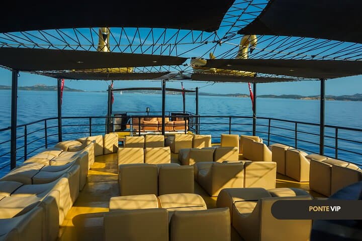 La Maddalena Archipelago Boat Tour VIP Bridge – Full day