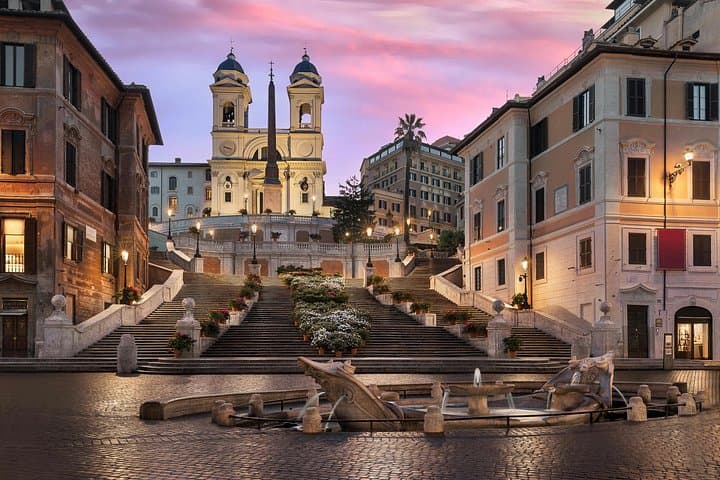3rd stop: Piazza di Spagna, the icon of la dolce vita!