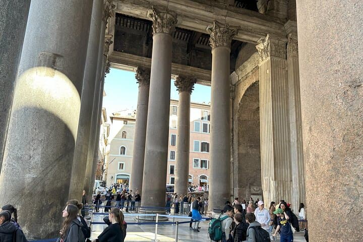 Fast Track Ticket in Pantheon (Rome) with Audio Guide
