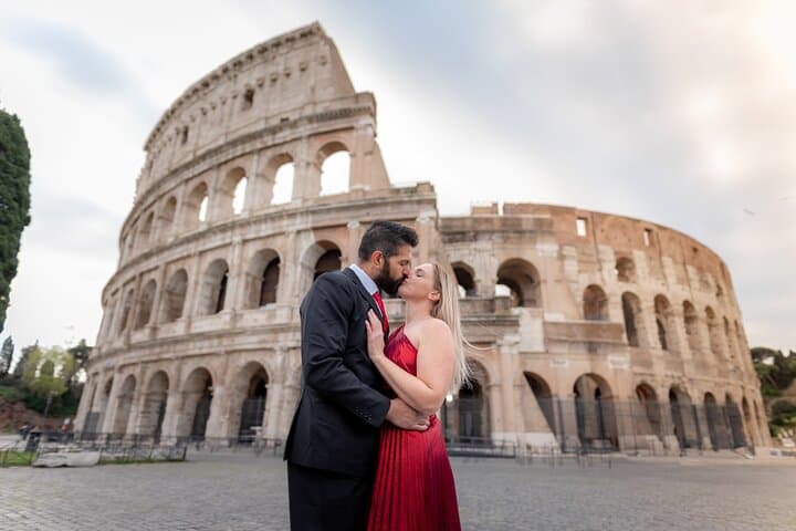 Personalized Photoshoot Outside the Colosseum