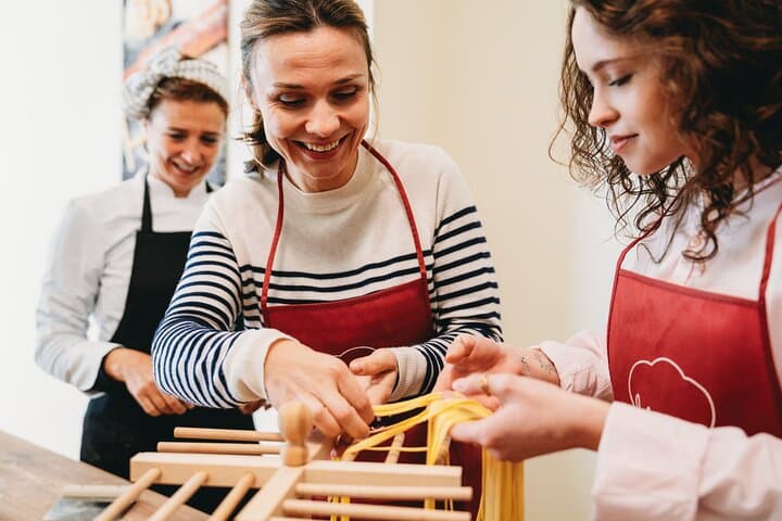 Florence Pasta, Sauces & Tiramisu Class: Small Group Experience