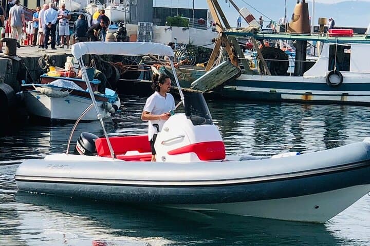 Self-Drive Boat Rental from Sorrento – Explore the Coast!