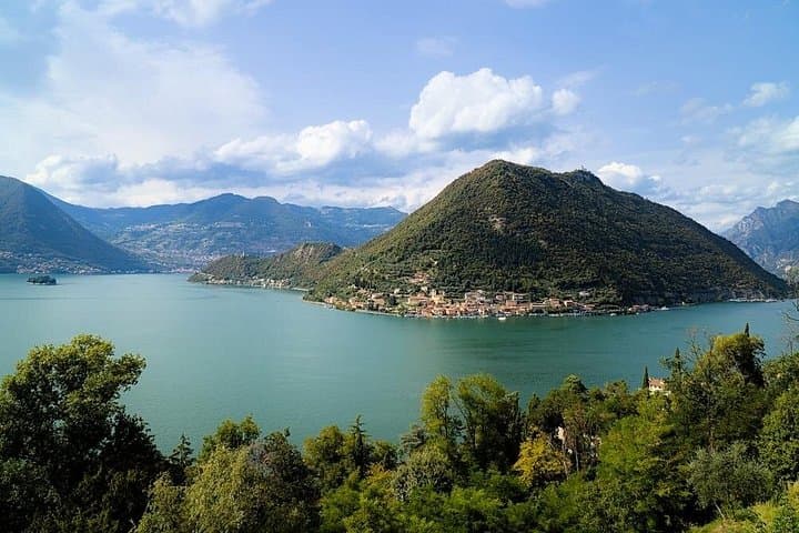 Franciacorta Wine Tasting Tour from Milan with Lake Iseo Cruise