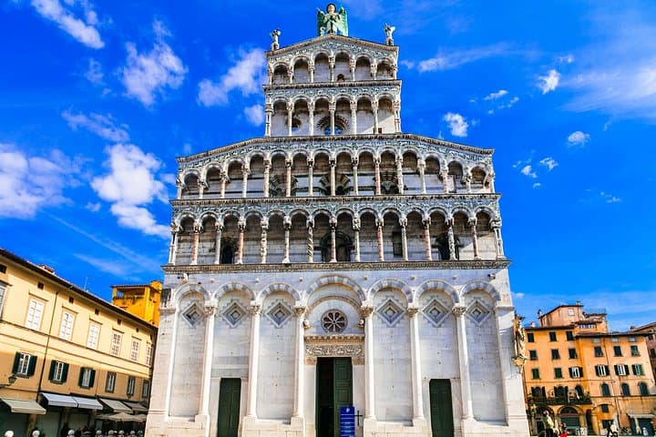 Explore Lucca in 60 minutes with a Local