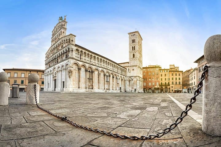 Explore Lucca in 60 minutes with a Local