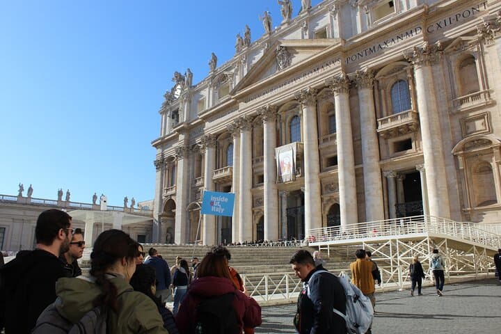 St. Peter's Basilica Hosted Entrance and Digital Audioguide