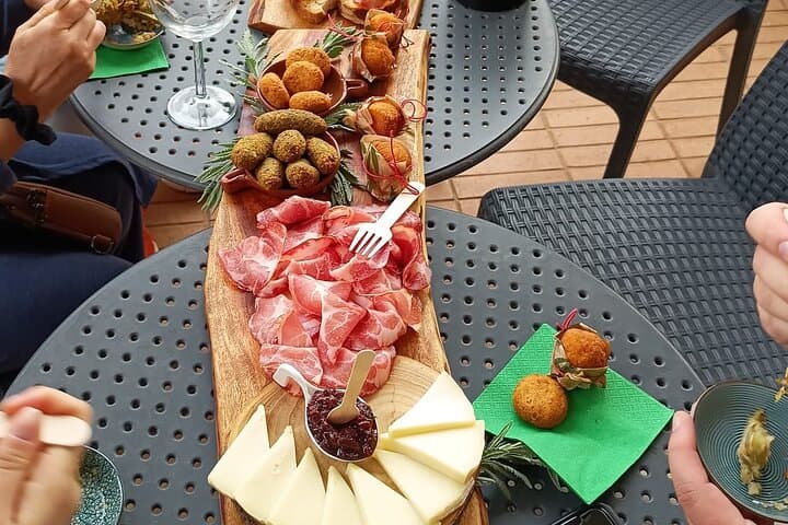 Slow Wine & Tartufo Gelato Tasting Experience