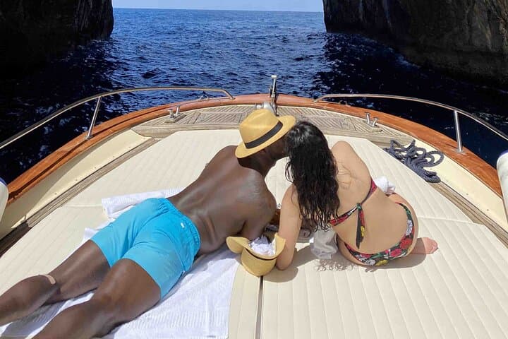 Shared 4 Hours Afternoon Capri Boat Tour: Blue Grotto & Swim