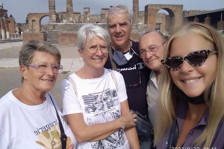 Amalfi Coast to Rome with stop at Pompeii or Vice Versa