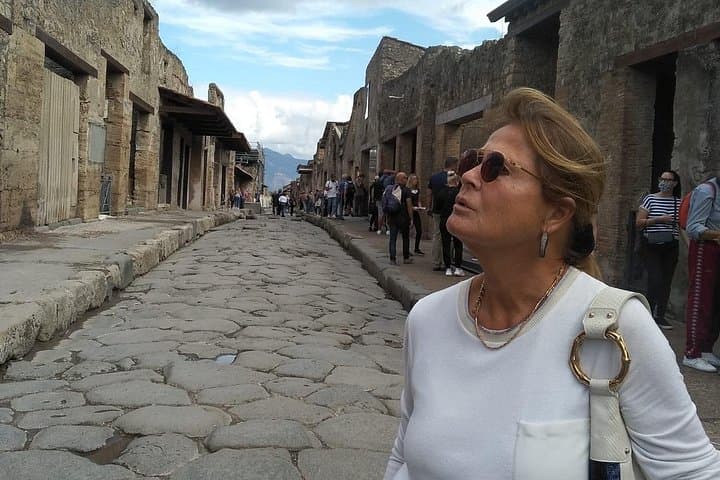 Amalfi Coast to Rome with stop at Pompeii or Vice Versa