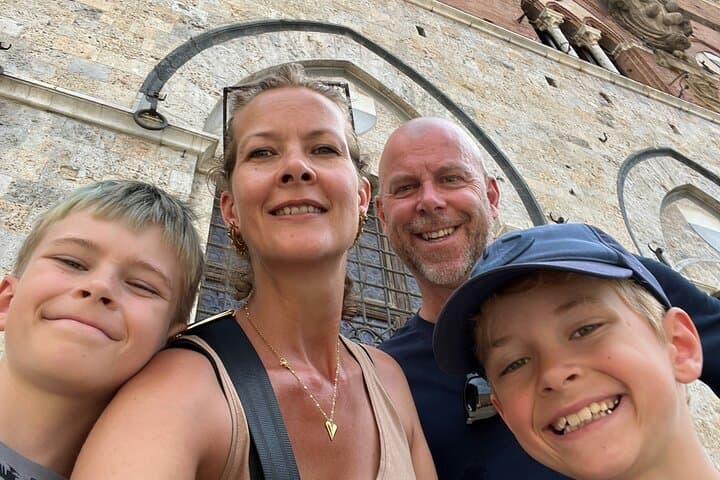 Siena Medieval Power Quest: Self-Guided Family Feud Game