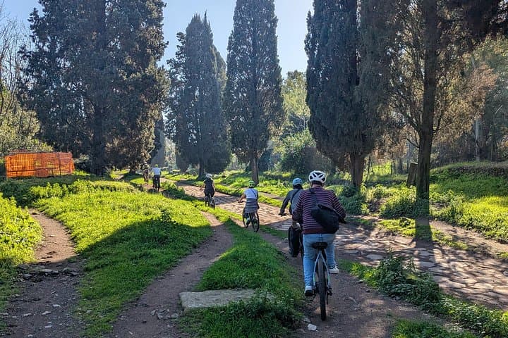 Rome: Appia Antica E-Bike tour with Rome's Underground Labyrinth