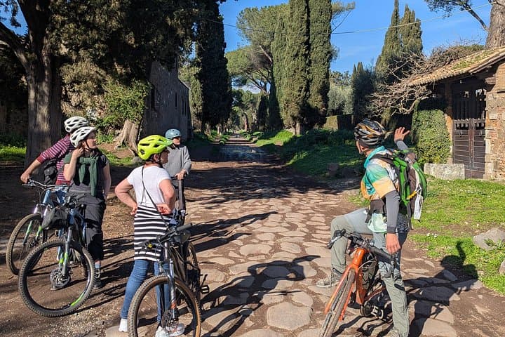 Rome: Appia Antica E-Bike tour with Rome's Underground Labyrinth