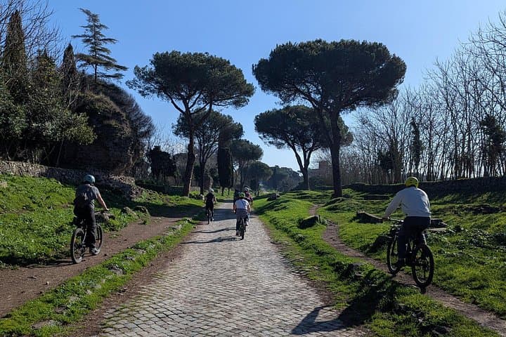 Rome: Appia Antica E-Bike tour with Rome's Underground Labyrinth