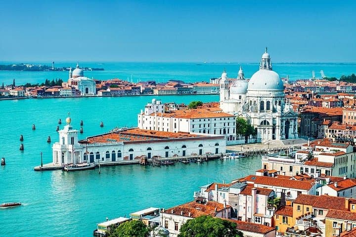 Venice: VCE Airport to City Centre (+Water Taxi) Private Transfer