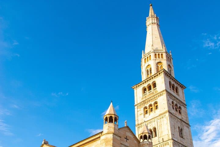 Explore Modena in 60 minutes with a Local
