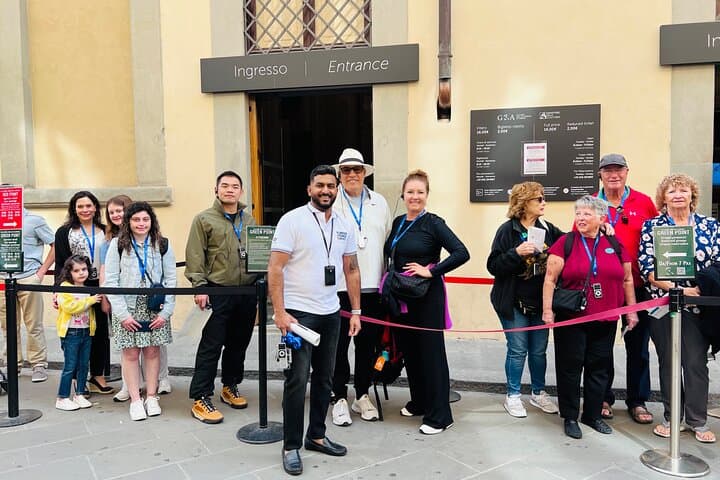 David & Academia Gallery Live Guided Tour Experience