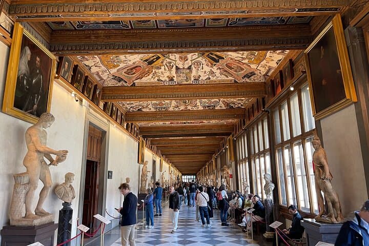 Inside Uffizi main galleries