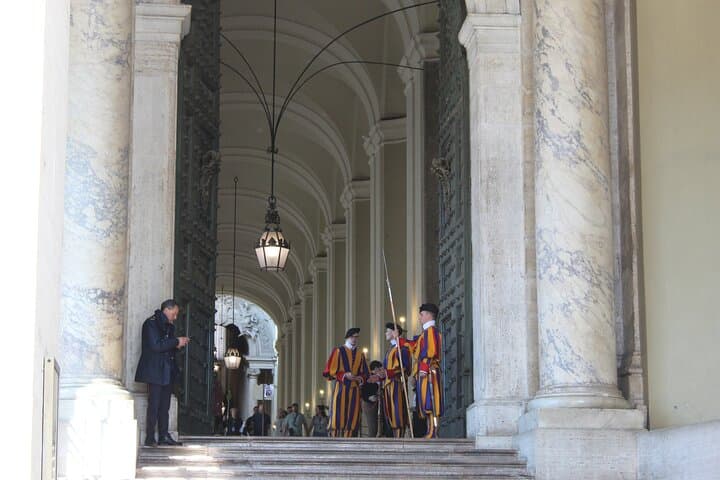 St Peter Basilica Guided Tour with Priority Access