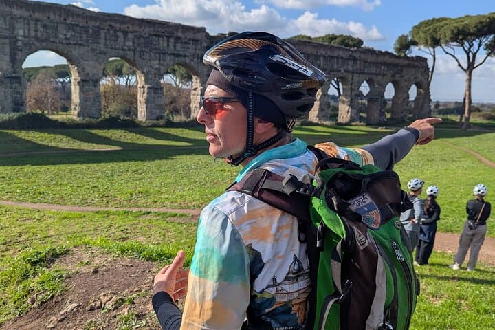 Rome: Appian Way E-bike Tour, Catacombs, Aqueducts & Transfer