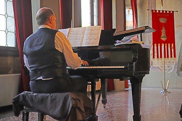 Opera concert with Piano and Mezzosoprano in Garda