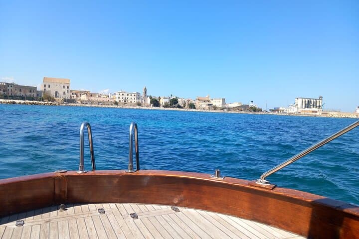 https://media-cdn.tripadvisor.com/media/attractions-splice-spp-720x480/15/b6/ed/cd.jpg