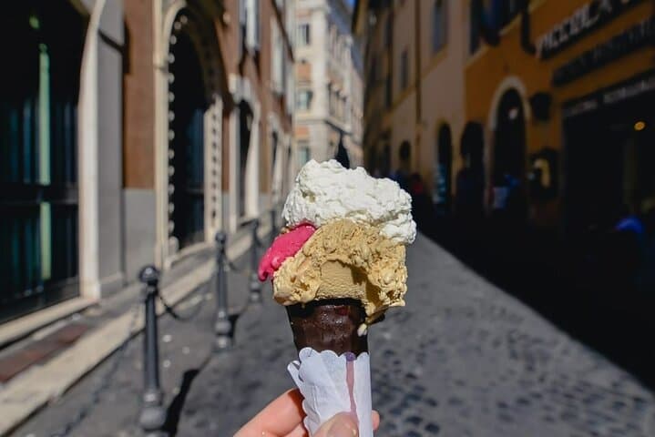 Street Food walking tour in Rome : Eat like a real local
