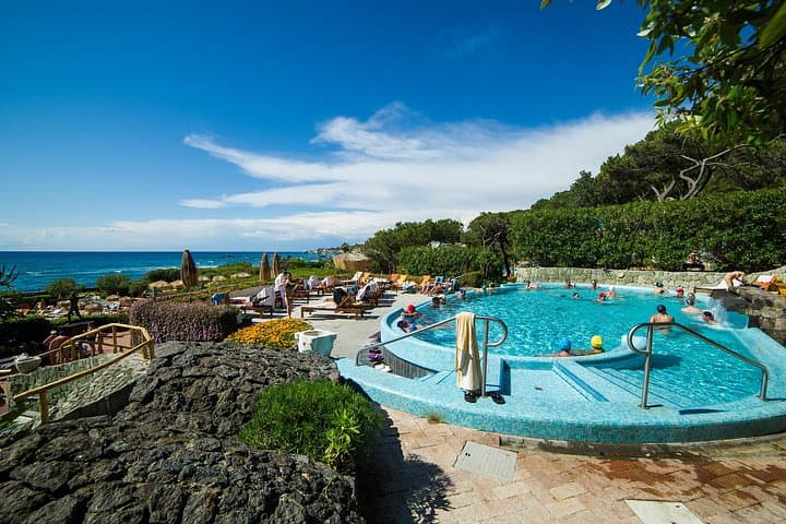 swimming pool arethusa 36°